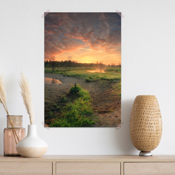 Poster sonnenuntergang über einer ruhigen wiese – Wallnifity®