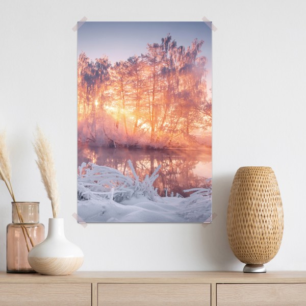 Poster winterlicher sonnenaufgang über zugefrorenem fluss – Wallnifity® Poster winterlicher sonnenaufgang über zugefrorenem fluss – Wallnifity®