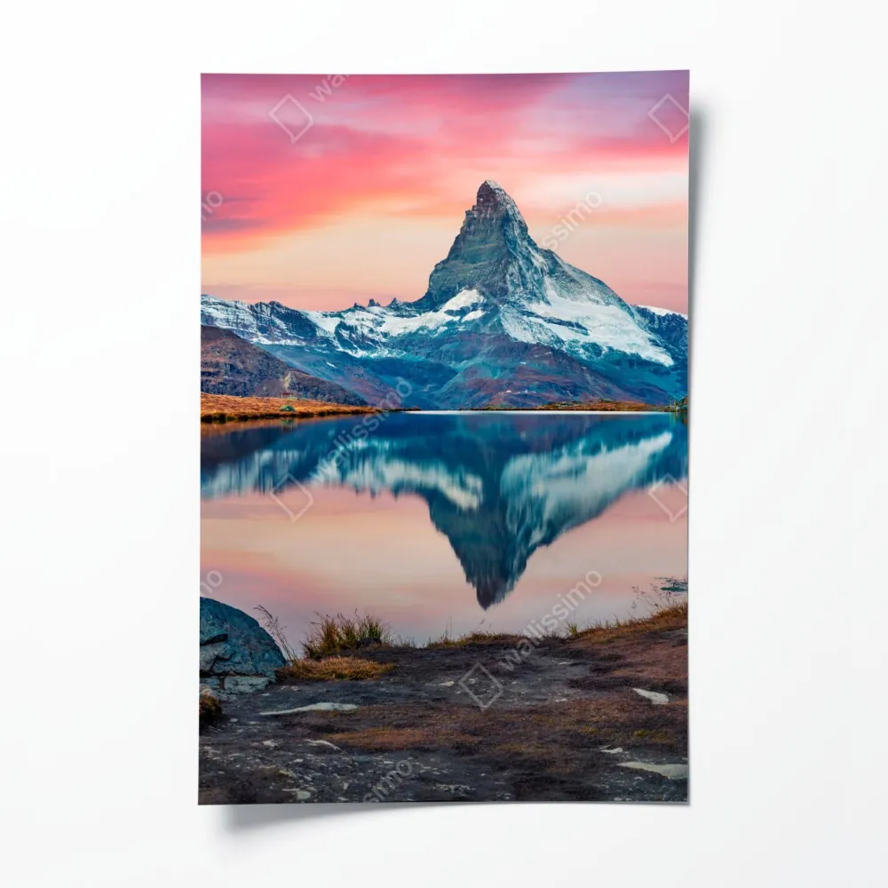 Poster majestätisches Matterhorn spiegelt sich im Stellisee – Wallnifity® Poster majestätisches Matterhorn spiegelt sich im Stellisee – Wallnifity®
