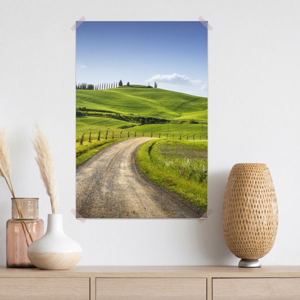 Poster ländliche straße in der Toskana durch grüne hügel – Wallnifity® Poster ländliche straße in der Toskana durch grüne hügel – Wallnifity®