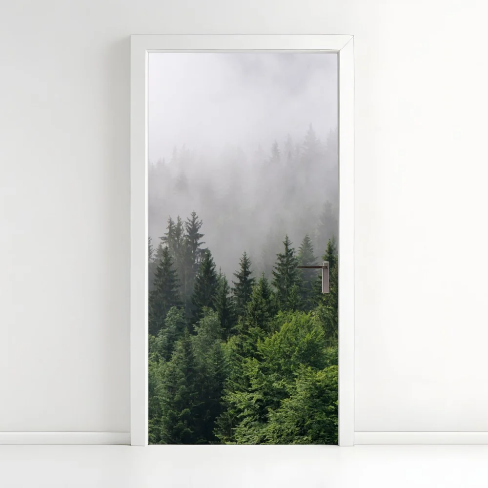 Türaufkleber nebliger immergrüner wald panorama – Wallnifity®