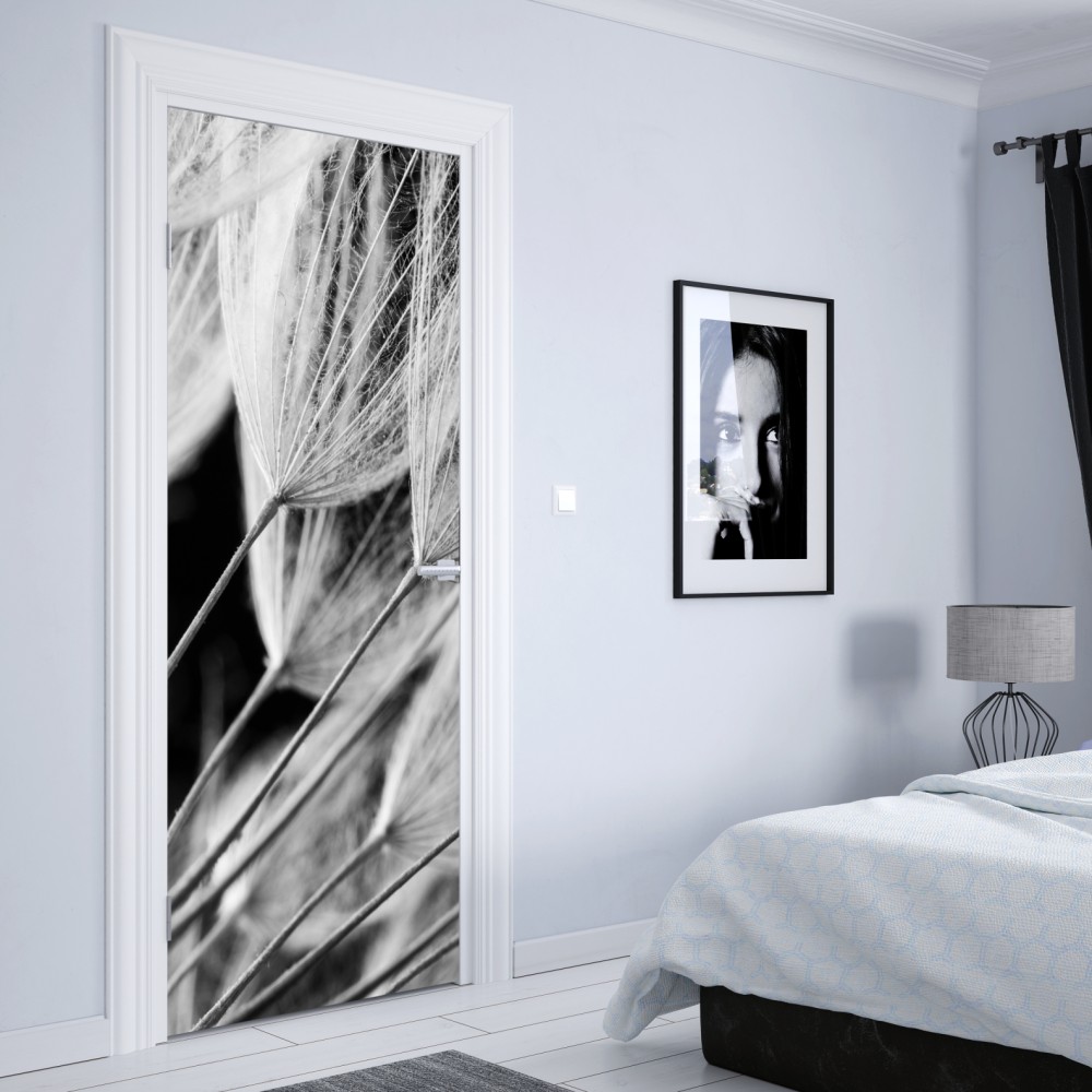 Türaufkleber zarte nahaufnahme von löwenzahnsamen in monochrom – Wallnifity® Türaufkleber zarte nahaufnahme von löwenzahnsamen in monochrom – Wallnifity®