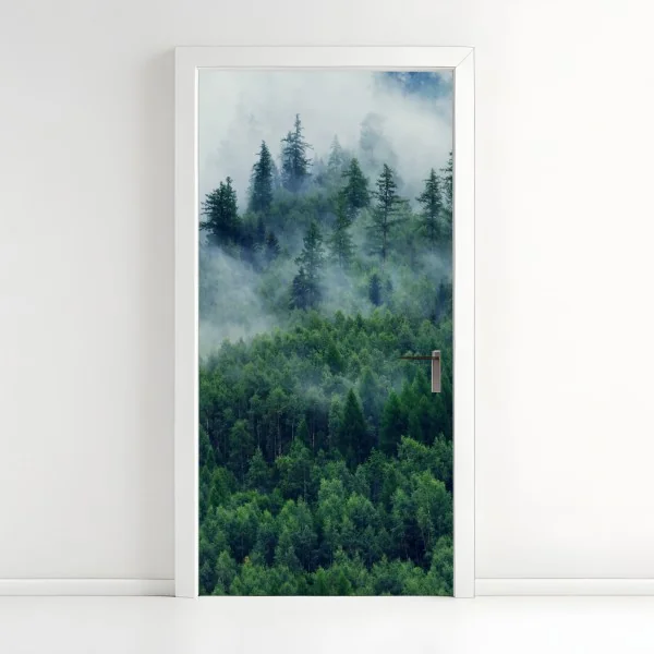 Türaufkleber nebliger grüner wald