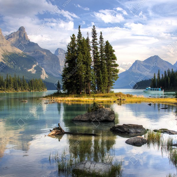 Türaufkleber ruhiger alpensee mit insel und bergen – Wallnifity® Türaufkleber ruhiger alpensee mit insel und bergen – Wallnifity®