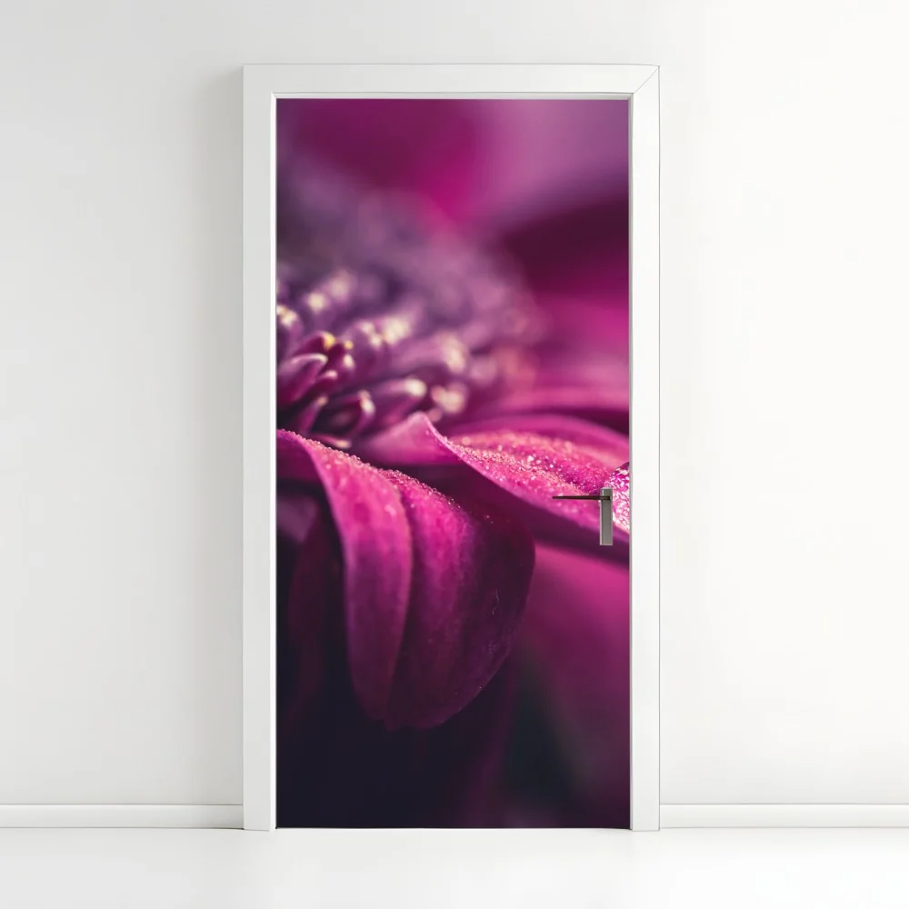 Türaufkleber lila makroblüte mit tautropfen – Wallnifity®