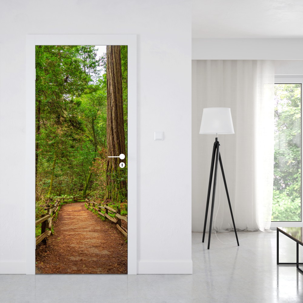 Türaufkleber majestätischer waldpfad zwischen mammutbäumen – Wallnifity® Türaufkleber majestätischer waldpfad zwischen mammutbäumen – Wallnifity®