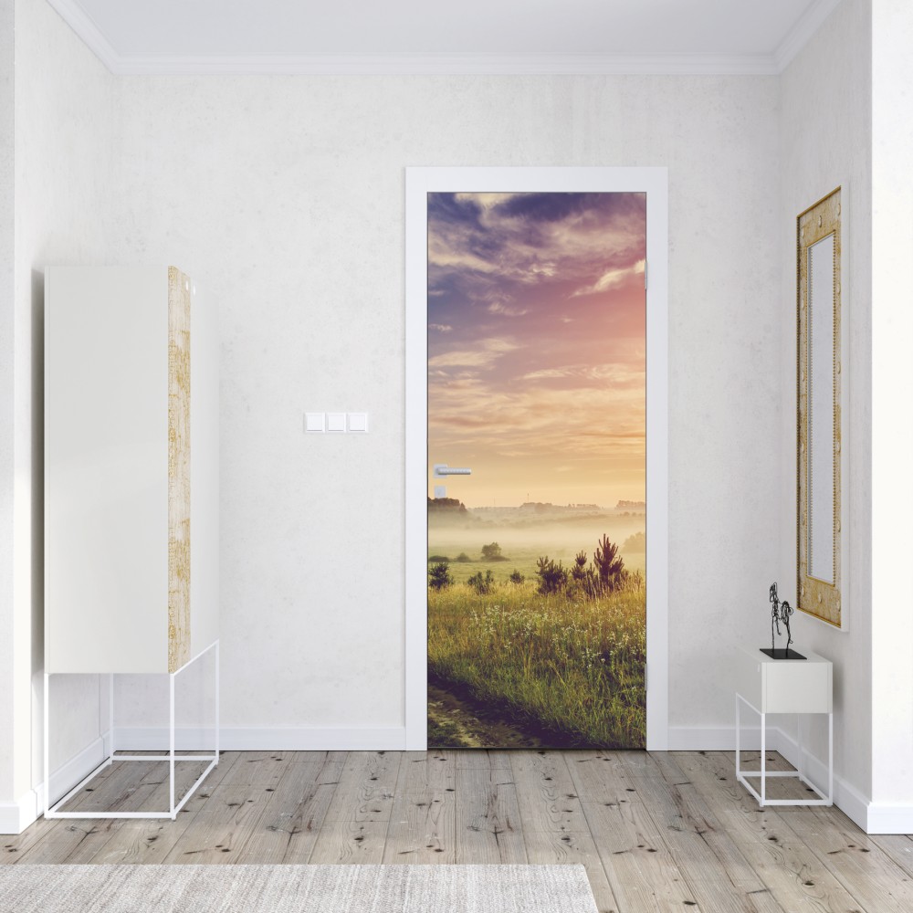 Türaufkleber nebeliger sonnenaufgang über einer ländlichen wiese – Wallnifity® Türaufkleber nebeliger sonnenaufgang über einer ländlichen wiese – Wallnifity®