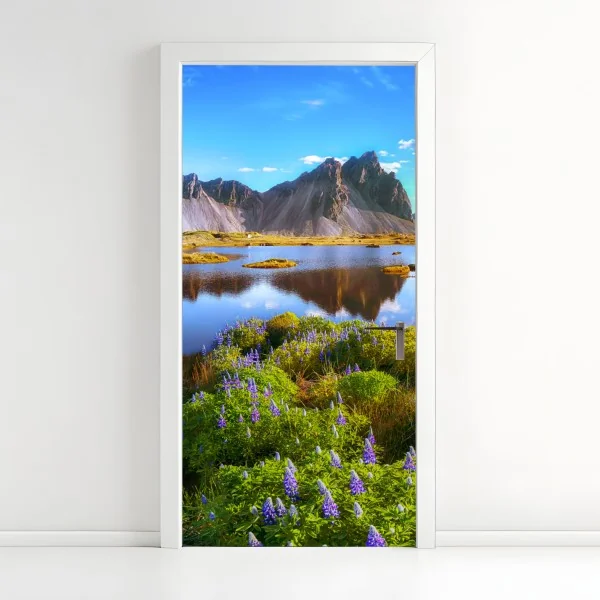 Türaufkleber lebendige lupinenwiesen bei Vestrahorn, Island