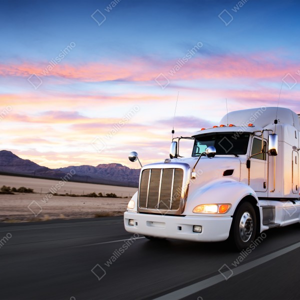 Tischaufkleber und Schreibtischaufkleber lastwagen bei sonnenuntergang auf der autobahn – Wallnifity® Tischaufkleber und Schreibtischaufkleber lastwagen bei sonnenuntergang auf der autobahn – Wallnifity®