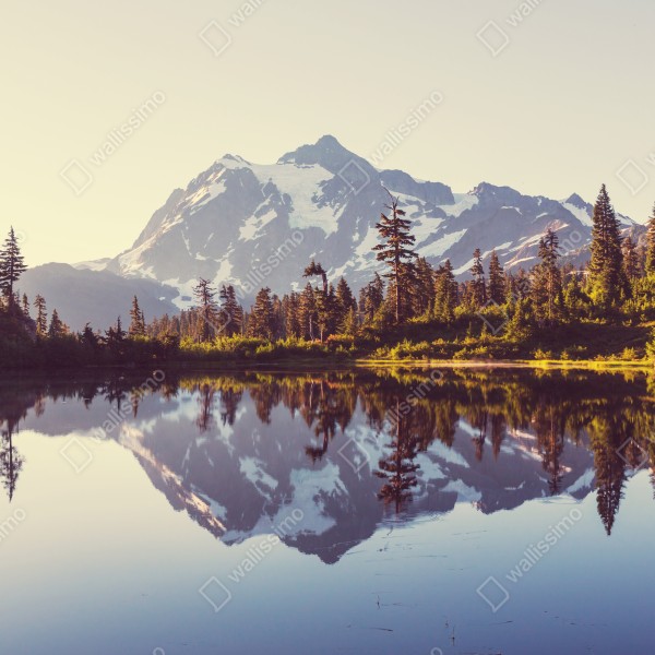 Tischaufkleber und Schreibtischaufkleber spiegelung von Mount Shuksan im bergsee – Wallnifity® Tischaufkleber und Schreibtischaufkleber spiegelung von Mount Shuksan im bergsee – Wallnifity®