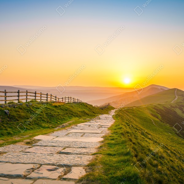 Tischaufkleber und Schreibtischaufkleber sonnenbeschienener gebirgskamm bei sonnenaufgang – Wallnifity® Tischaufkleber und Schreibtischaufkleber sonnenbeschienener gebirgskamm bei sonnenaufgang – Wallnifity®