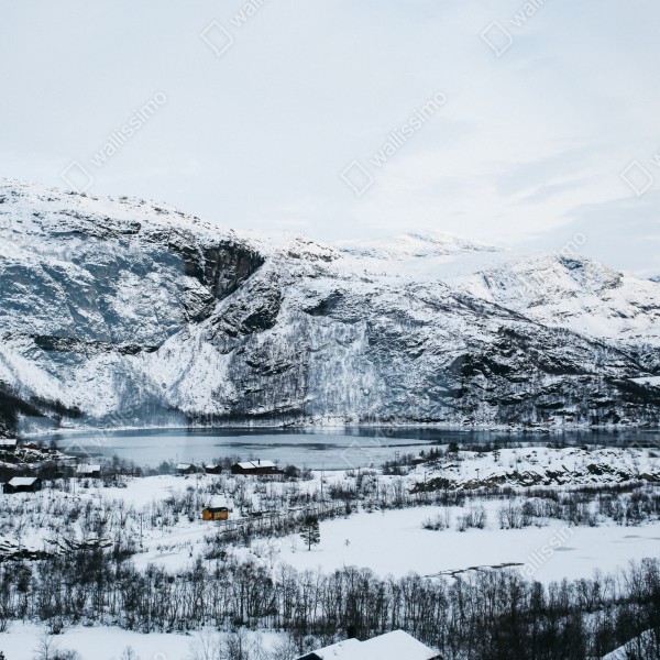 Tischaufkleber und Schreibtischaufkleber ruhige winterliche berglandschaft über zugefrorenem see – Wallnifity® Tischaufkleber und Schreibtischaufkleber ruhige winterliche berglandschaft über zugefrorenem see – Wallnifity®
