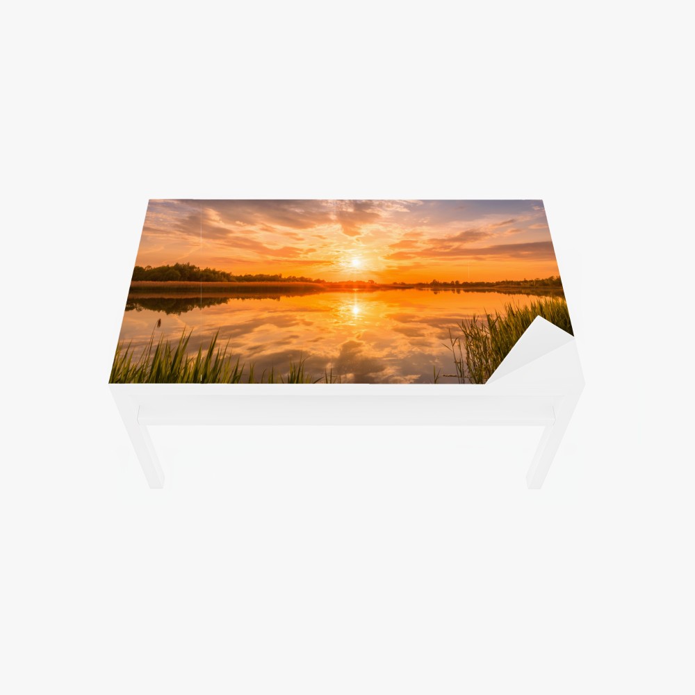 Tischaufkleber und Schreibtischaufkleber goldener sonnenuntergang über idyllischem see – Wallnifity®