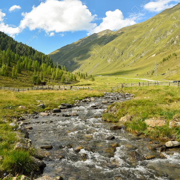 Tischaufkleber und Schreibtischaufkleber alpenbach im sonnigen tal – Wallnifity® Tischaufkleber und Schreibtischaufkleber alpenbach im sonnigen tal – Wallnifity®