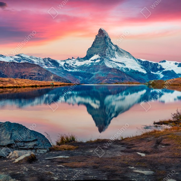 Tischaufkleber und Schreibtischaufkleber majestätisches Matterhorn spiegelt sich im Stellisee – Wallnifity® Tischaufkleber und Schreibtischaufkleber majestätisches Matterhorn spiegelt sich im Stellisee – Wallnifity®