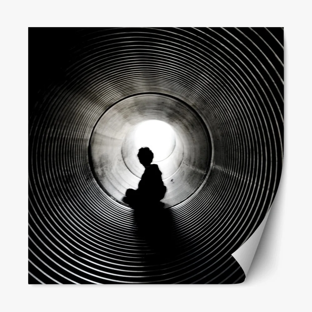 Repositionierbarer Aufkleber silhouette in einem spiraltunnel – Wallnifity® Repositionierbarer Aufkleber silhouette in einem spiraltunnel – Wallnifity®