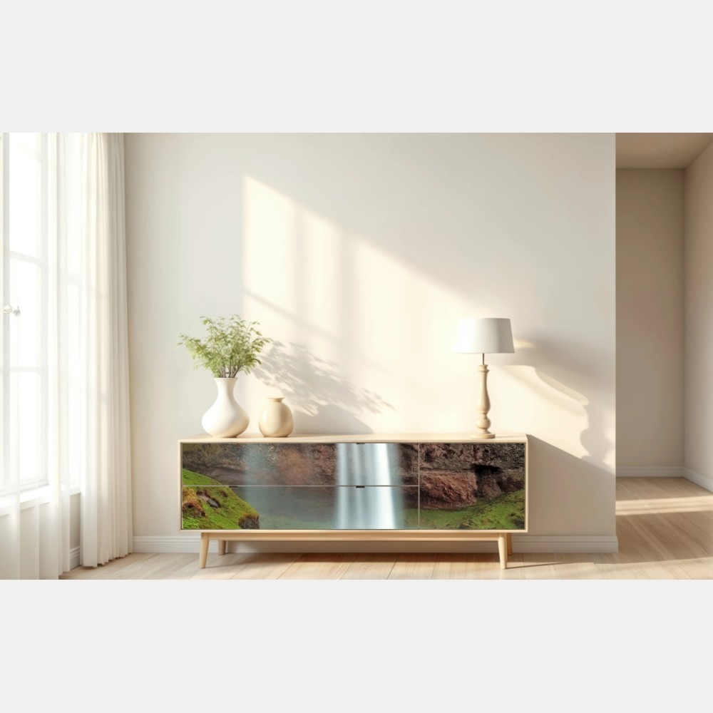 Repositionierbarer Aufkleber nebeliger wasserfall im üppigen tal – Wallnifity® Repositionierbarer Aufkleber nebeliger wasserfall im üppigen tal – Wallnifity®
