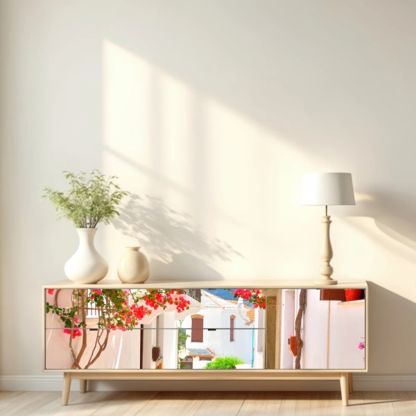 Repositionierbarer Aufkleber sonnige mediterrane gasse mit bougainvillea – Wallnifity® Repositionierbarer Aufkleber sonnige mediterrane gasse mit bougainvillea – Wallnifity®