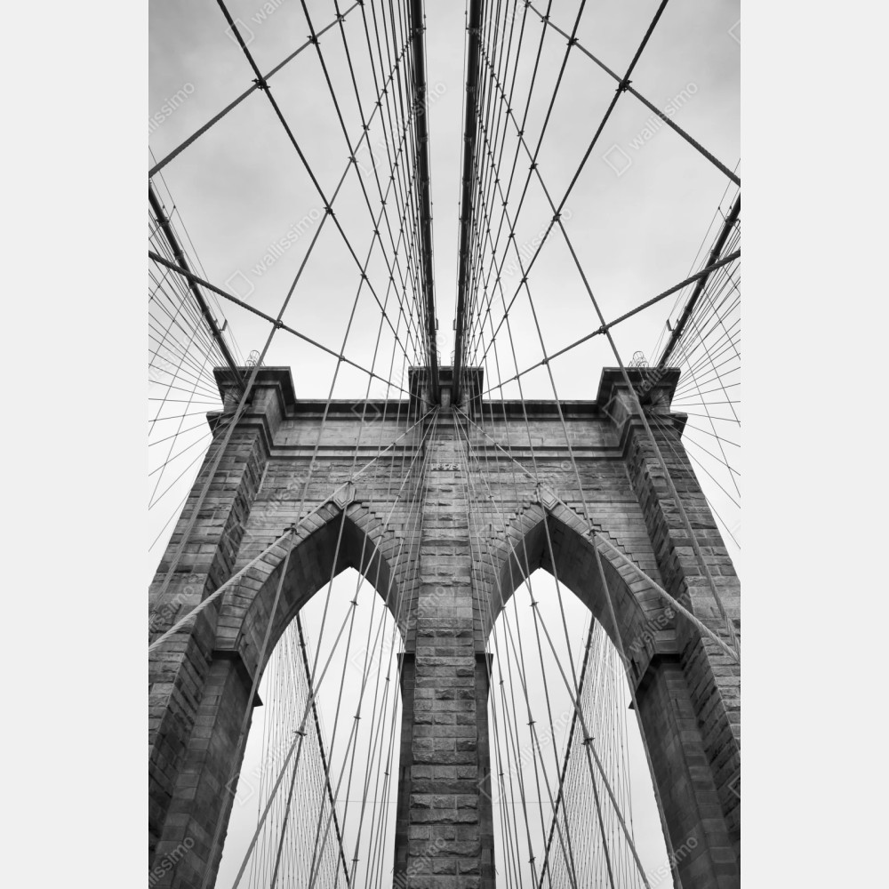 Repositionierbarer Aufkleber perspektive der Brooklyn Bridge in monochrom – Wallnifity® Repositionierbarer Aufkleber perspektive der Brooklyn Bridge in monochrom – Wallnifity®