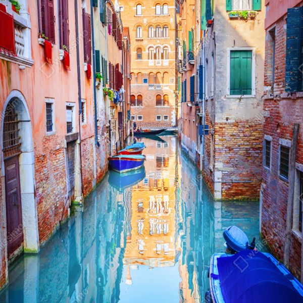 Repositionierbarer Aufkleber Venedig kanal und spiegelungen – Wallnifity® Repositionierbarer Aufkleber Venedig kanal und spiegelungen – Wallnifity®