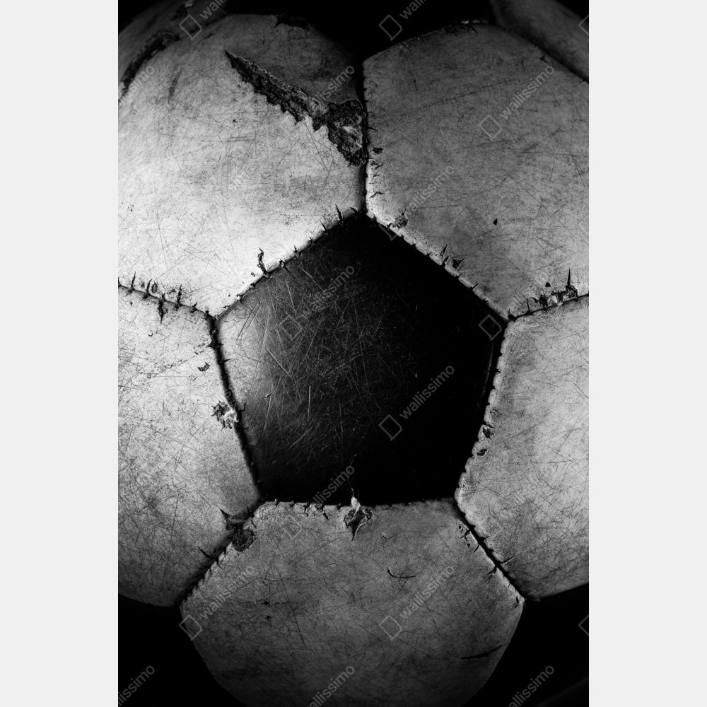 Repositionierbarer Aufkleber abgenutzter fußball - nahaufnahme – Wallnifity® Repositionierbarer Aufkleber abgenutzter fußball - nahaufnahme – Wallnifity®