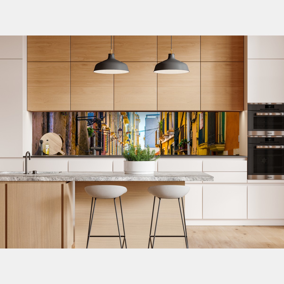 Repositionierbarer Aufkleber sonnenbeschienene mediterrane gasse mit bunten fassaden – Wallnifity® Repositionierbarer Aufkleber sonnenbeschienene mediterrane gasse mit bunten fassaden – Wallnifity®