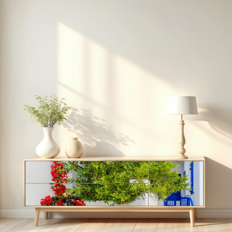Repositionierbarer Aufkleber sonniger mediterraner innenhof mit bougainvillea – Wallnifity® Repositionierbarer Aufkleber sonniger mediterraner innenhof mit bougainvillea – Wallnifity®