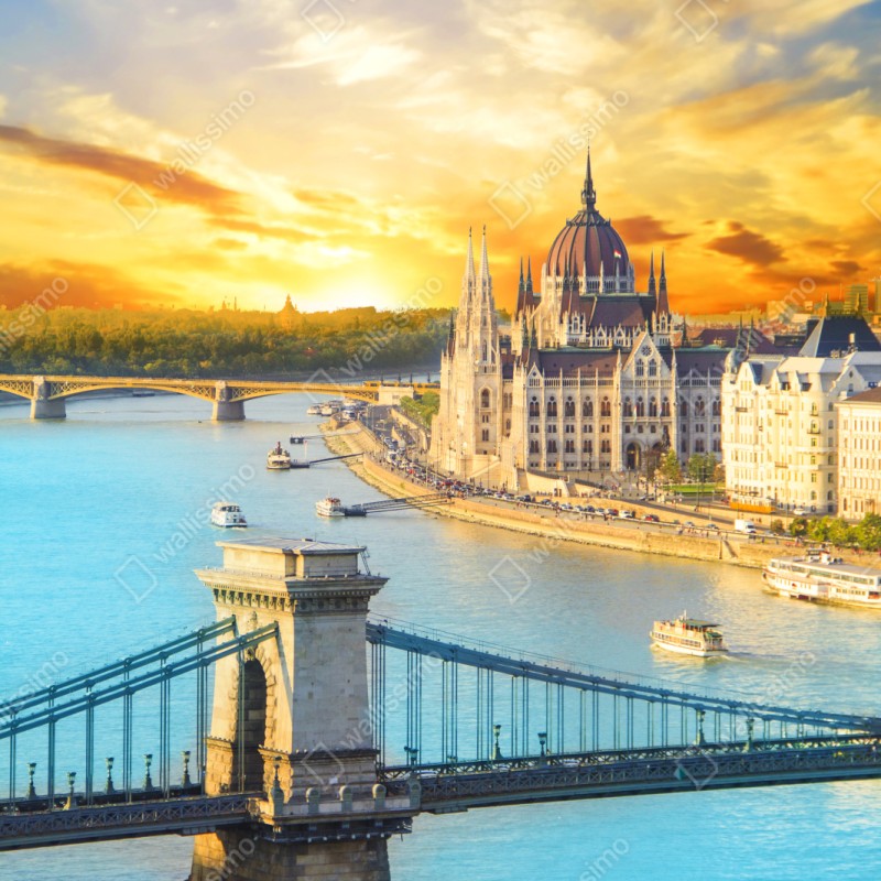 Repositionierbarer Aufkleber sonnenuntergang über Budapest und der Kettenbrücke – Wallnifity® Repositionierbarer Aufkleber sonnenuntergang über Budapest und der Kettenbrücke – Wallnifity®