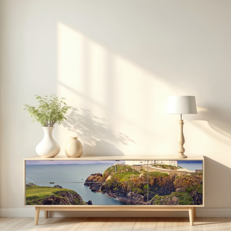 Repositionierbarer Aufkleber lila leuchtturm an steiler küste – Wallnifity® Repositionierbarer Aufkleber lila leuchtturm an steiler küste – Wallnifity®