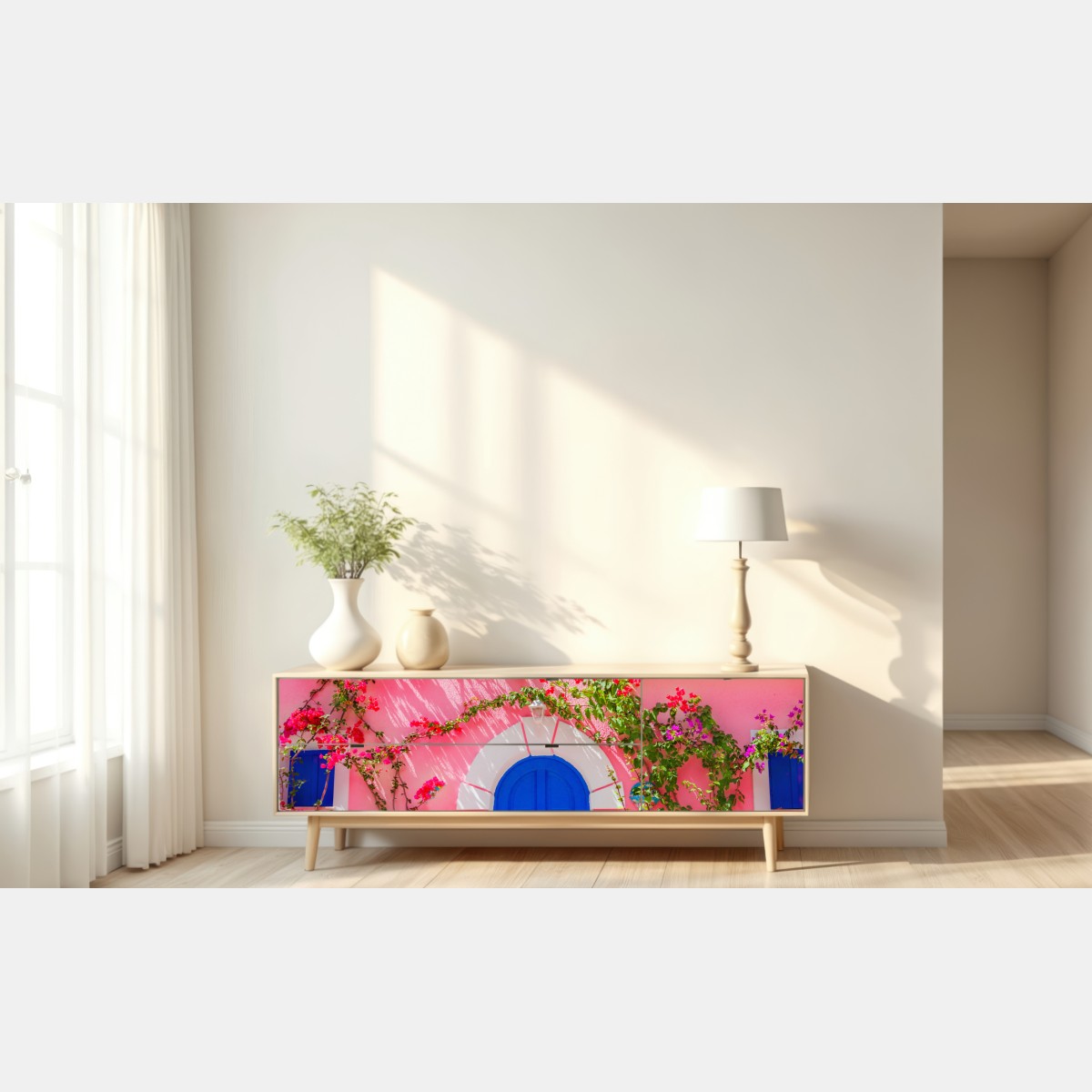 Repositionierbarer Aufkleber leuchtende rosa fassade mit blauer tür – Wallnifity® Repositionierbarer Aufkleber leuchtende rosa fassade mit blauer tür – Wallnifity®