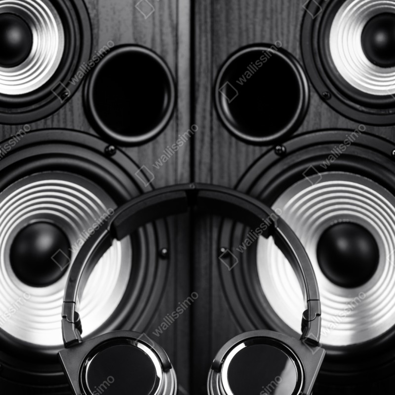 Repositionierbarer Aufkleber monochromes audio-ensemble mit kopfhörern und lautsprechern – Wallnifity® Repositionierbarer Aufkleber monochromes audio-ensemble mit kopfhörern und lautsprechern – Wallnifity®