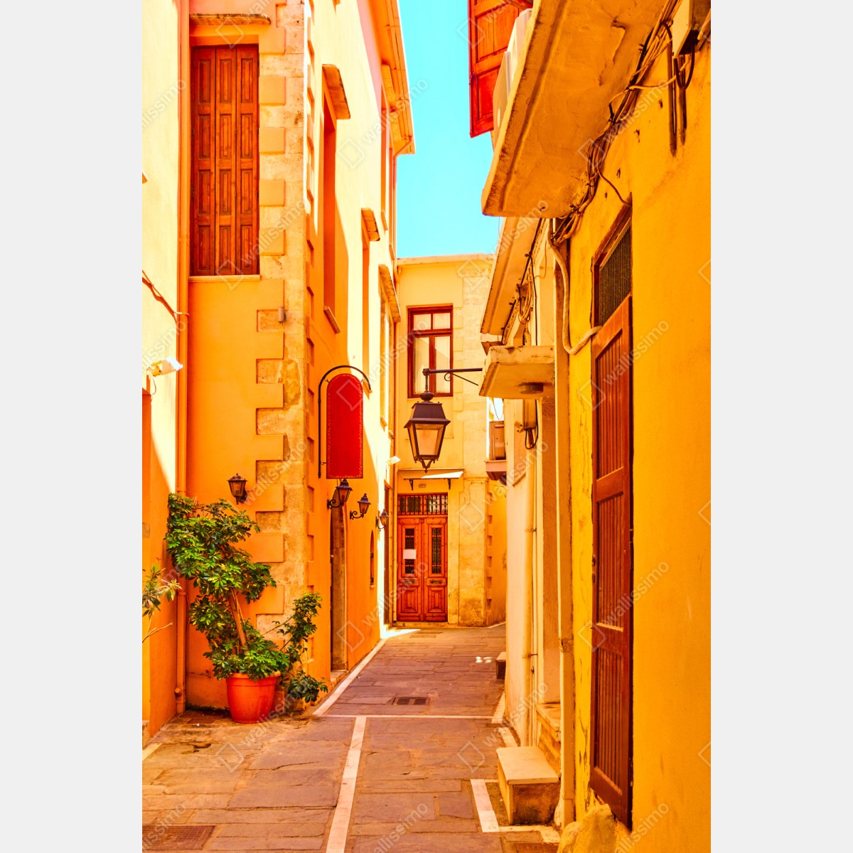 Repositionierbarer Aufkleber sonnige gelbe gasse in Rethymno, Kreta – Wallnifity® Repositionierbarer Aufkleber sonnige gelbe gasse in Rethymno, Kreta – Wallnifity®
