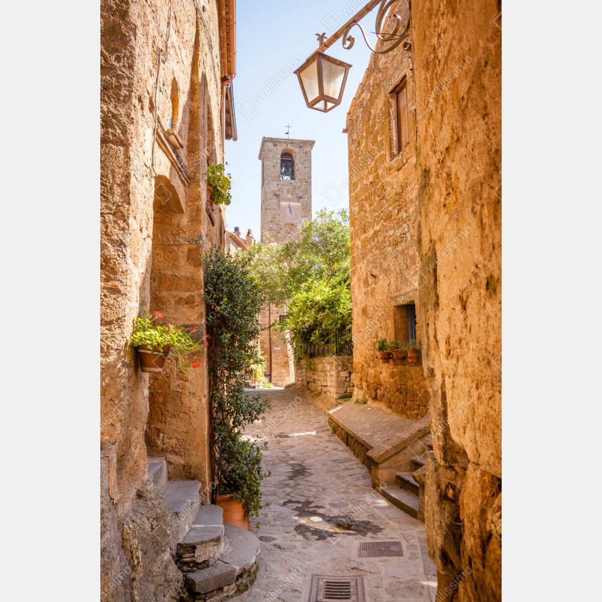 Repositionierbarer Aufkleber sonnige gasse in Civita di Bagnoregio – Wallnifity® Repositionierbarer Aufkleber sonnige gasse in Civita di Bagnoregio – Wallnifity®