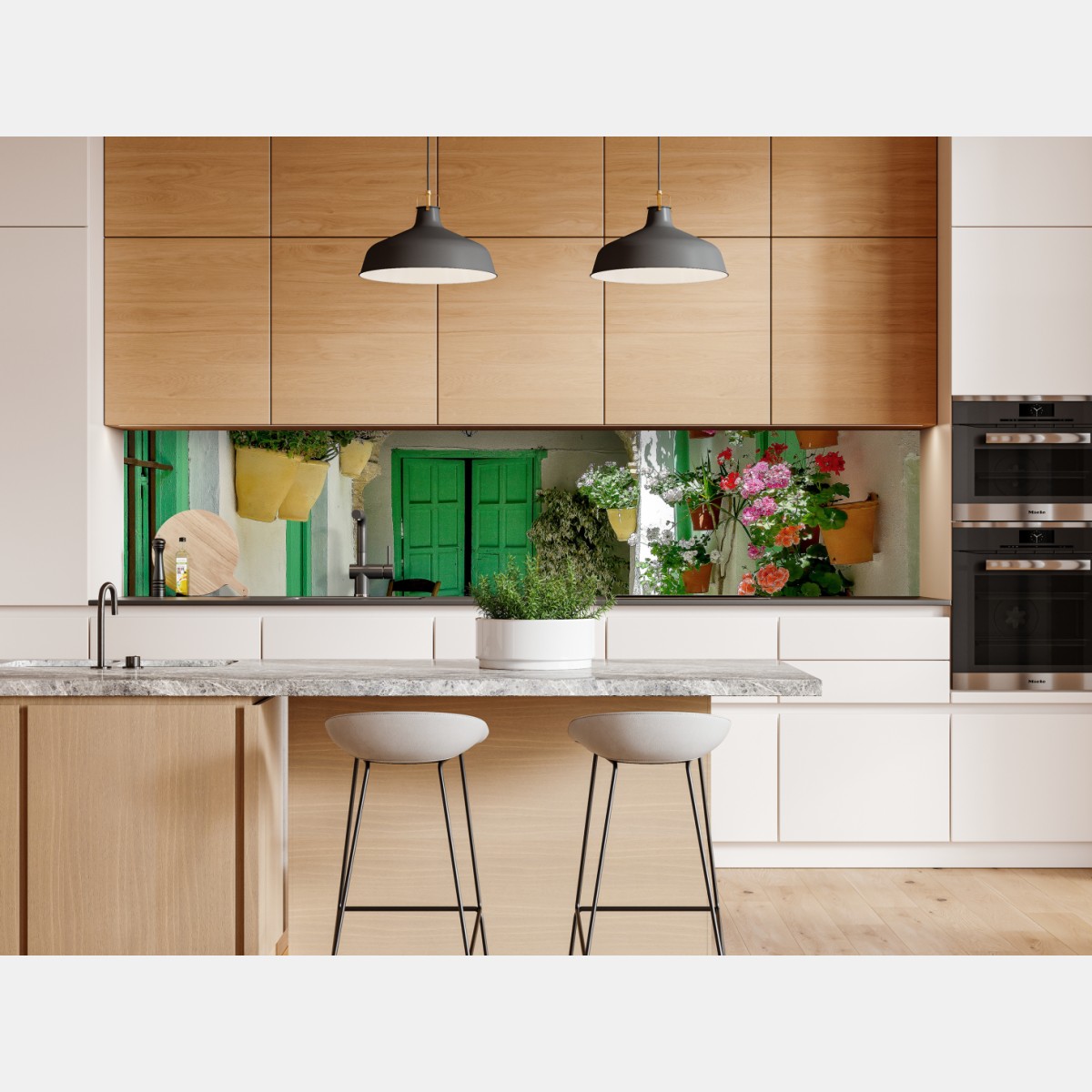 Repositionierbarer Aufkleber sonniger innenhof mit blumen und grünen türen – Wallnifity® Repositionierbarer Aufkleber sonniger innenhof mit blumen und grünen türen – Wallnifity®