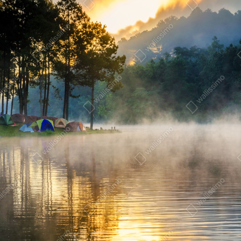 Repositionierbarer Aufkleber morgendlicher nebel am Pang Oung see, Mae Hong Son – Wallnifity® Repositionierbarer Aufkleber morgendlicher nebel am Pang Oung see, Mae Hong Son – Wallnifity®