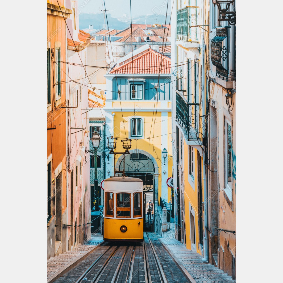 Repositionierbarer Aufkleber lebendige bica straßenbahn in Lissabon – Wallnifity® Repositionierbarer Aufkleber lebendige bica straßenbahn in Lissabon – Wallnifity®
