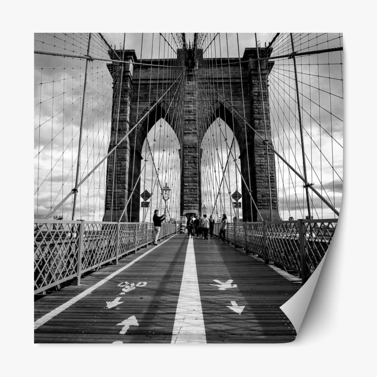 Repositionierbarer Aufkleber Brooklyn Bridge perspektive in monochrom – Wallnifity® Repositionierbarer Aufkleber Brooklyn Bridge perspektive in monochrom – Wallnifity®
