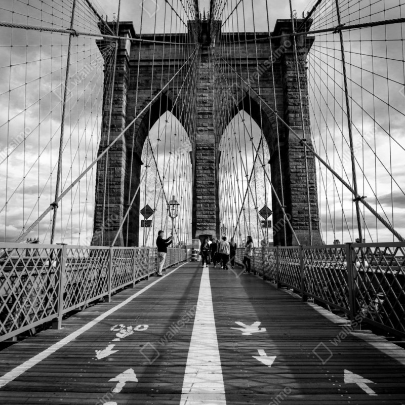 Repositionierbarer Aufkleber Brooklyn Bridge perspektive in monochrom – Wallnifity® Repositionierbarer Aufkleber Brooklyn Bridge perspektive in monochrom – Wallnifity®