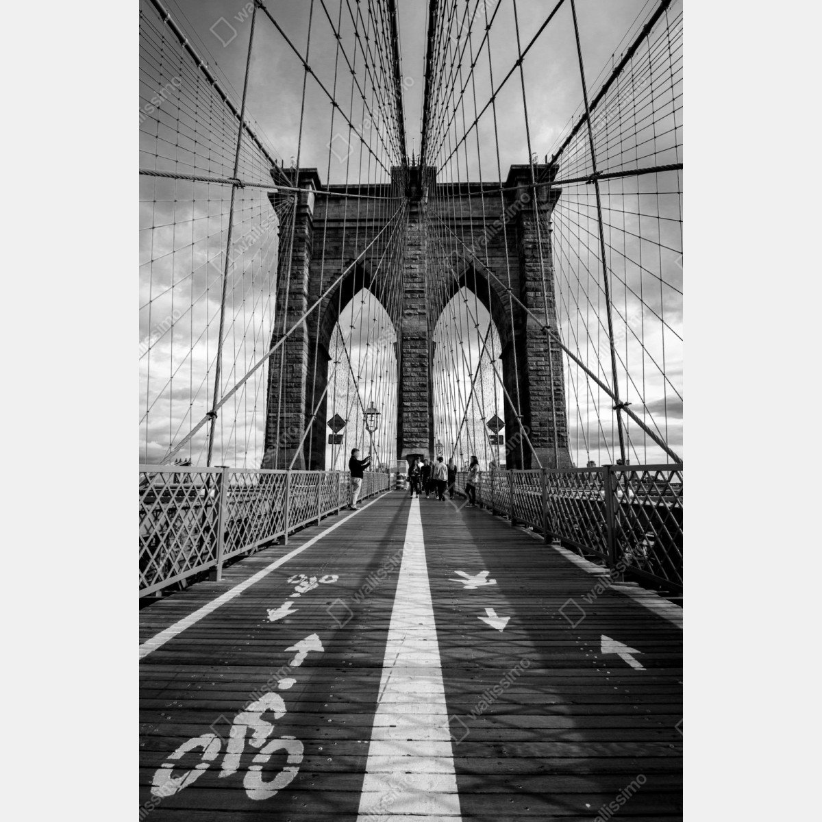 Repositionierbarer Aufkleber Brooklyn Bridge perspektive in monochrom – Wallnifity® Repositionierbarer Aufkleber Brooklyn Bridge perspektive in monochrom – Wallnifity®
