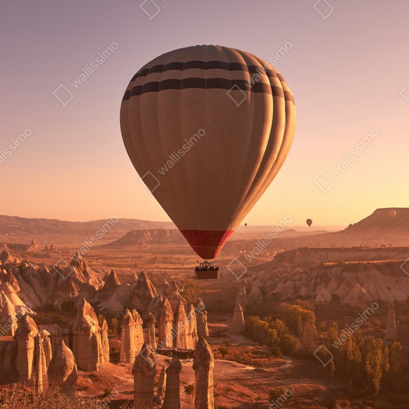 Repositionierbarer Aufkleber heißluftballon über Kappadokien bei sonnenaufgang – Wallnifity® Repositionierbarer Aufkleber heißluftballon über Kappadokien bei sonnenaufgang – Wallnifity®