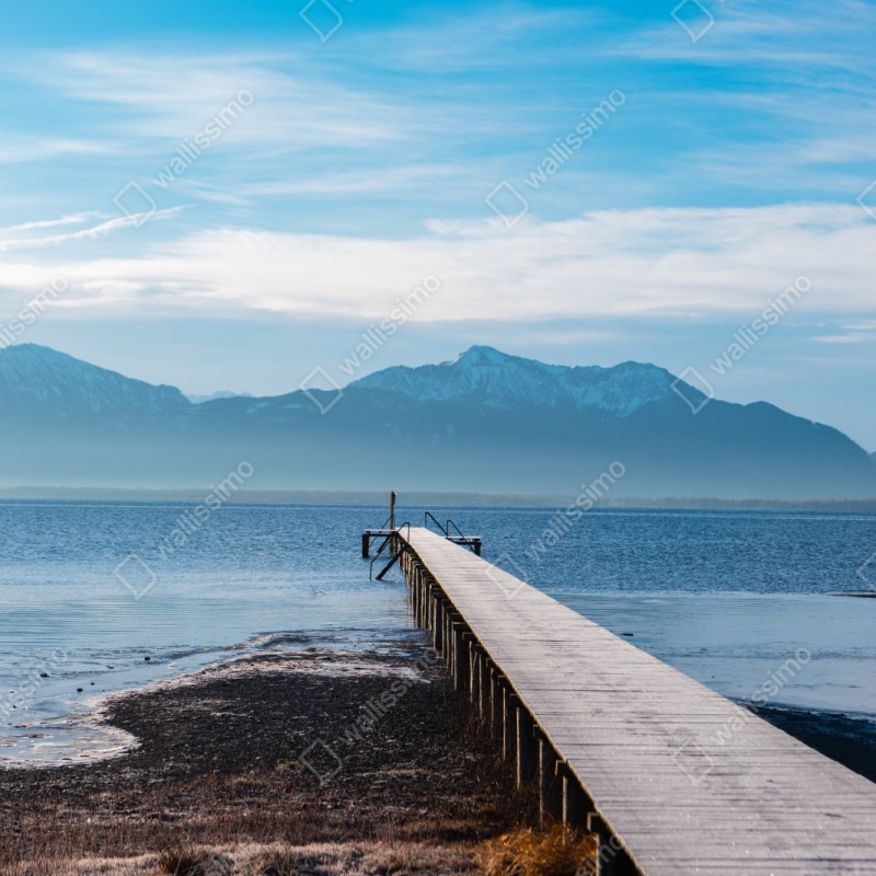 Repositionierbarer Aufkleber nebliger steg am bergsee bei dämmerung – Wallnifity® Repositionierbarer Aufkleber nebliger steg am bergsee bei dämmerung – Wallnifity®