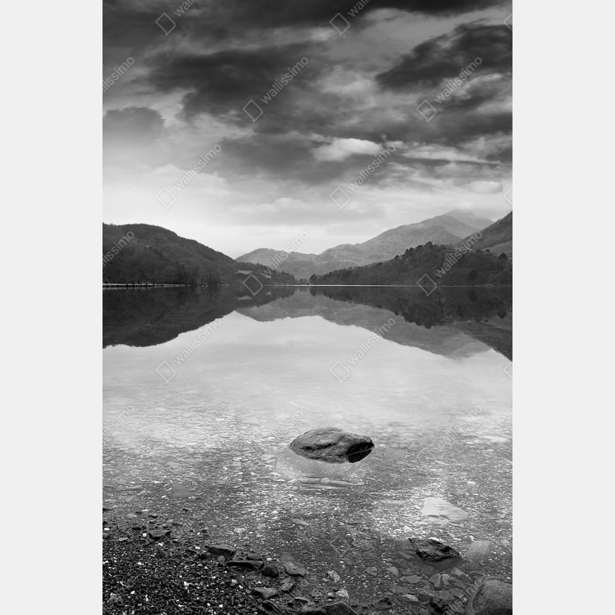 Repositionierbarer Aufkleber ruhiger bergsee mit spiegelung – Wallnifity® Repositionierbarer Aufkleber ruhiger bergsee mit spiegelung – Wallnifity®