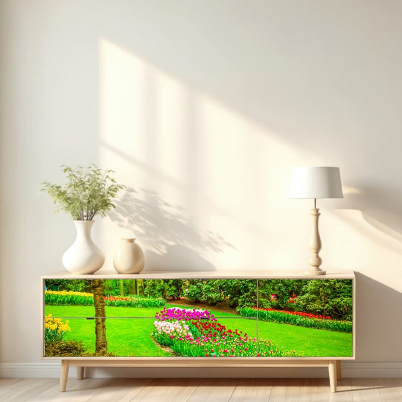 Repositionierbarer Aufkleber frühlingsgarten in blüte: tulpen und kirschblüten – Wallnifity® Repositionierbarer Aufkleber frühlingsgarten in blüte: tulpen und kirschblüten – Wallnifity®