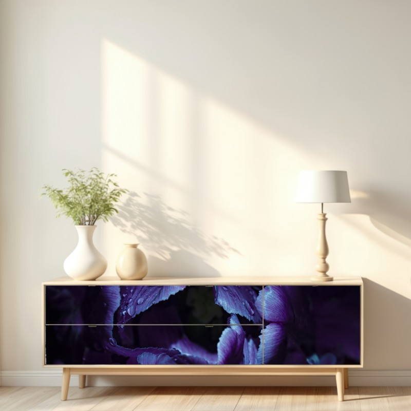 Repositionierbarer Aufkleber lila tulpe im ultravioletten licht – Wallnifity® Repositionierbarer Aufkleber lila tulpe im ultravioletten licht – Wallnifity®