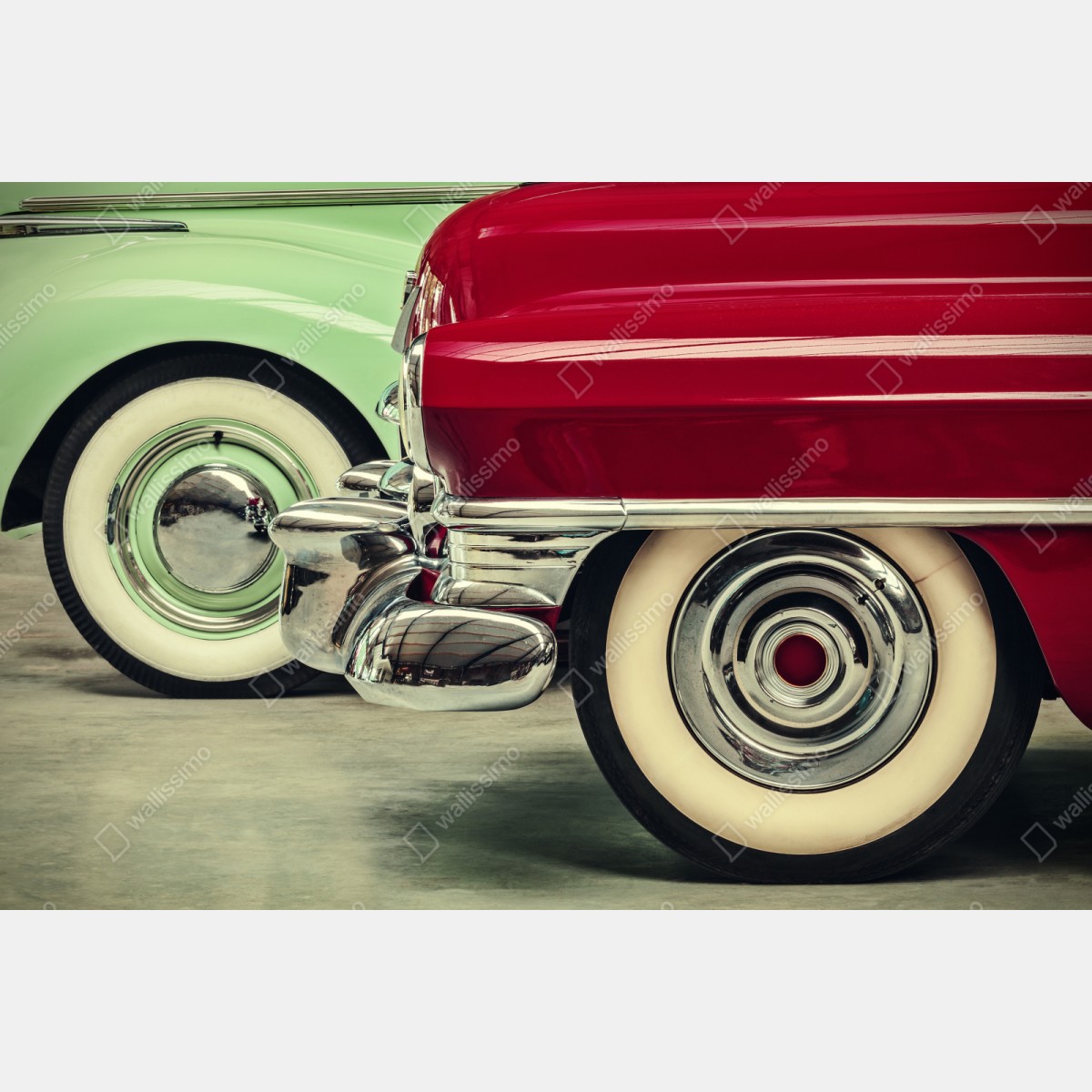 Repositionierbarer Aufkleber nahaufnahme klassischer autos in rot und mint – Wallnifity® Repositionierbarer Aufkleber nahaufnahme klassischer autos in rot und mint – Wallnifity®