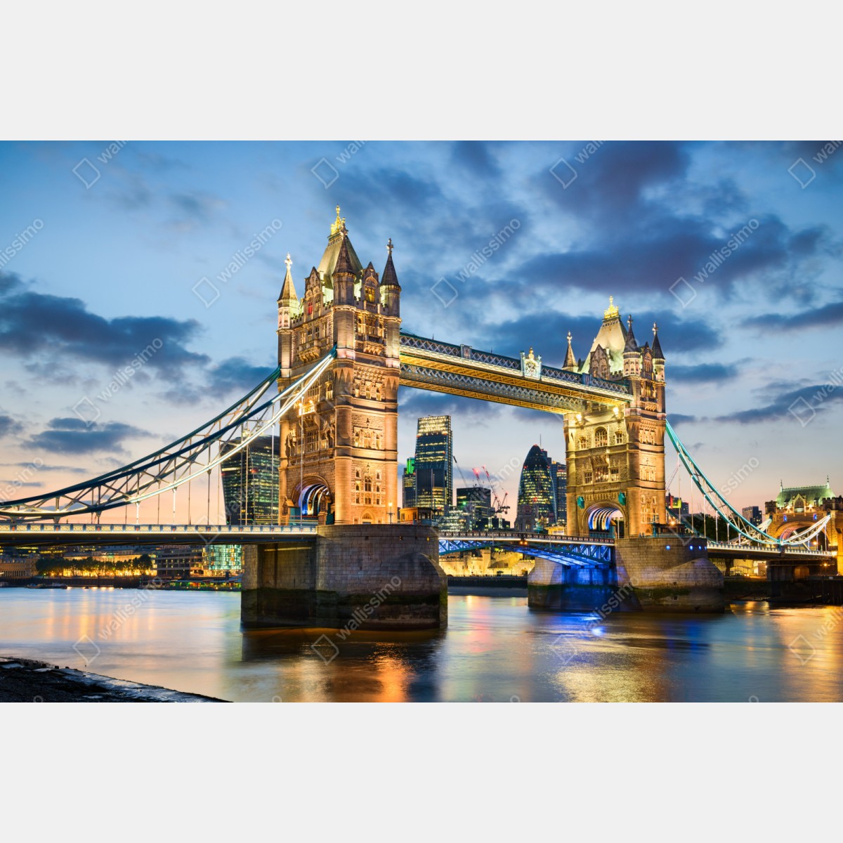 Repositionierbarer Aufkleber Tower Bridge bei dämmerung, London skyline – Wallnifity® Repositionierbarer Aufkleber Tower Bridge bei dämmerung, London skyline – Wallnifity®