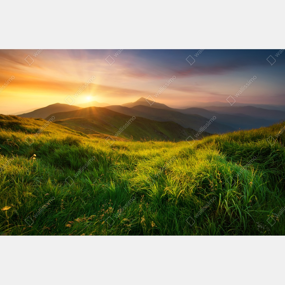 Repositionierbarer Aufkleber sonnenaufgang über dem smaragdgrünen bergtal – Wallnifity® Repositionierbarer Aufkleber sonnenaufgang über dem smaragdgrünen bergtal – Wallnifity®
