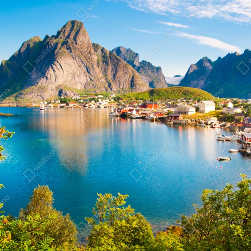 Repositionierbarer Aufkleber ruhiges fjorddorf mit bergen und spiegelungen – Wallnifity® Repositionierbarer Aufkleber ruhiges fjorddorf mit bergen und spiegelungen – Wallnifity®