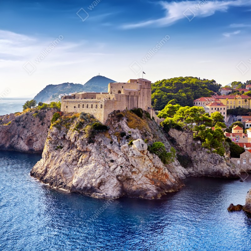 Repositionierbarer Aufkleber Dubrovnik küstenfestung auf felsigen klippen – Wallnifity® Repositionierbarer Aufkleber Dubrovnik küstenfestung auf felsigen klippen – Wallnifity®