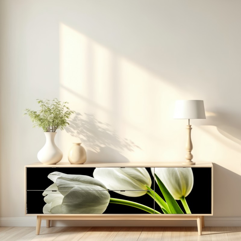Repositionierbarer Aufkleber elegante weiße tulpen vor schwarzem hintergrund – Wallnifity® Repositionierbarer Aufkleber elegante weiße tulpen vor schwarzem hintergrund – Wallnifity®